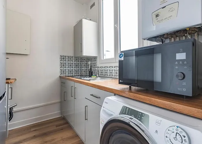 Le Chativesle - Center - Cathedral